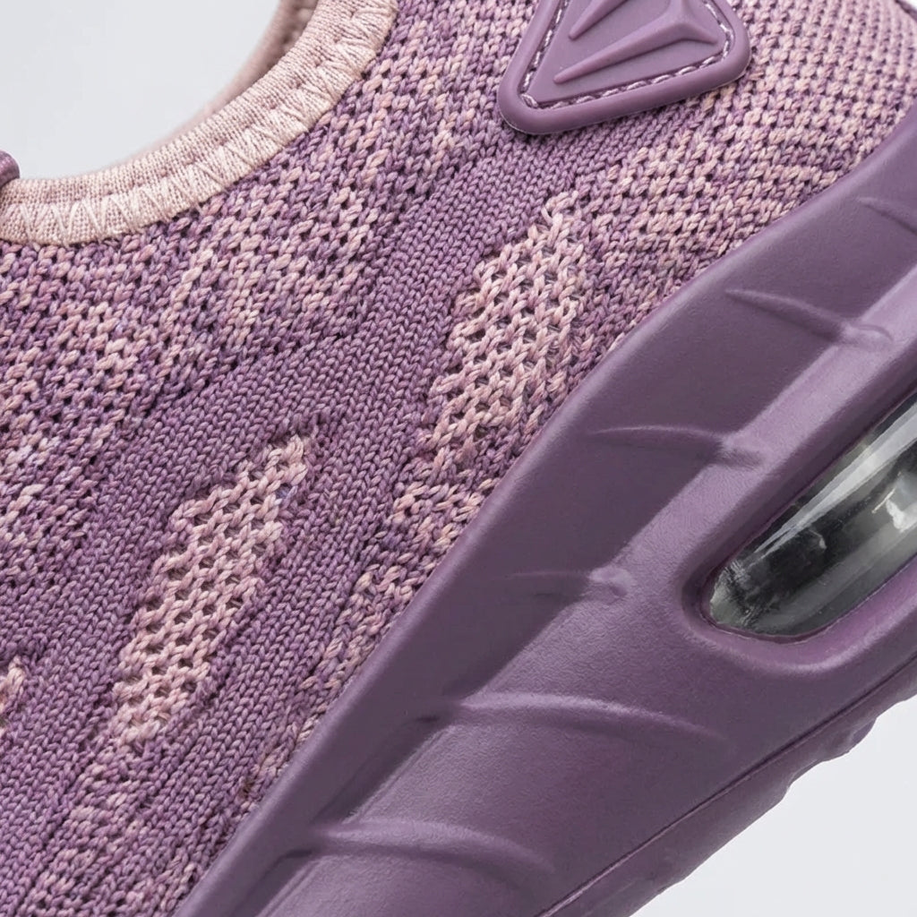 Women's safety sneakers with non-slip grip and puncture-resistant sole