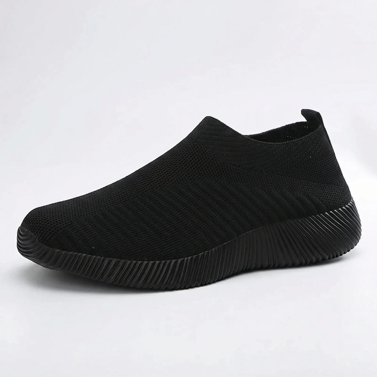 Women's slip-on walking shoes with breathable knit mesh upper and lightweight sole