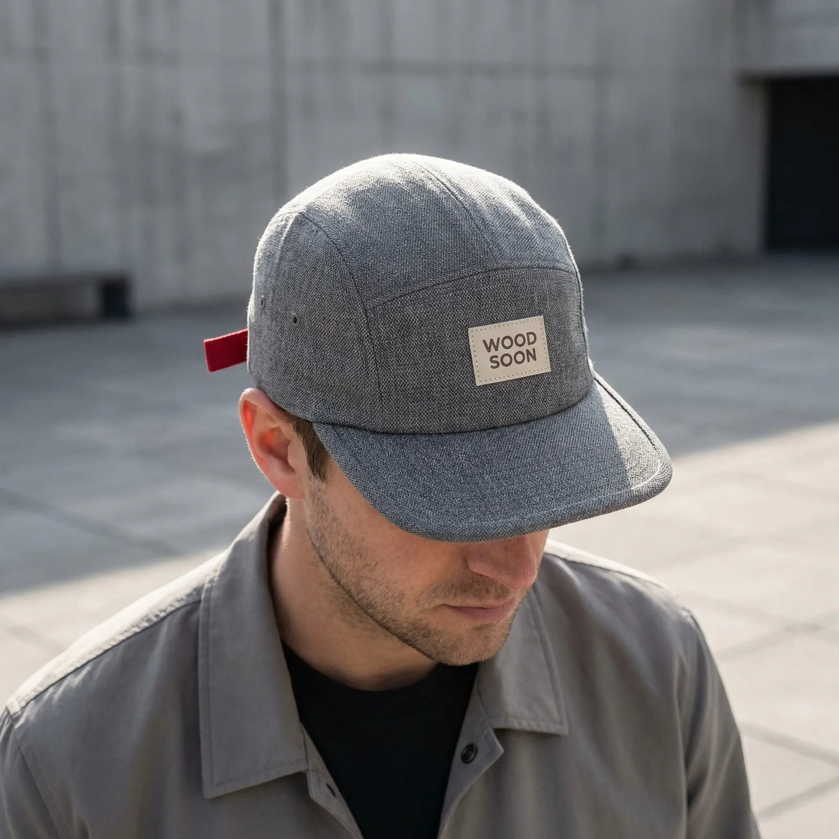 Five-panel short flat brim cap with foldable design and adjustable strap