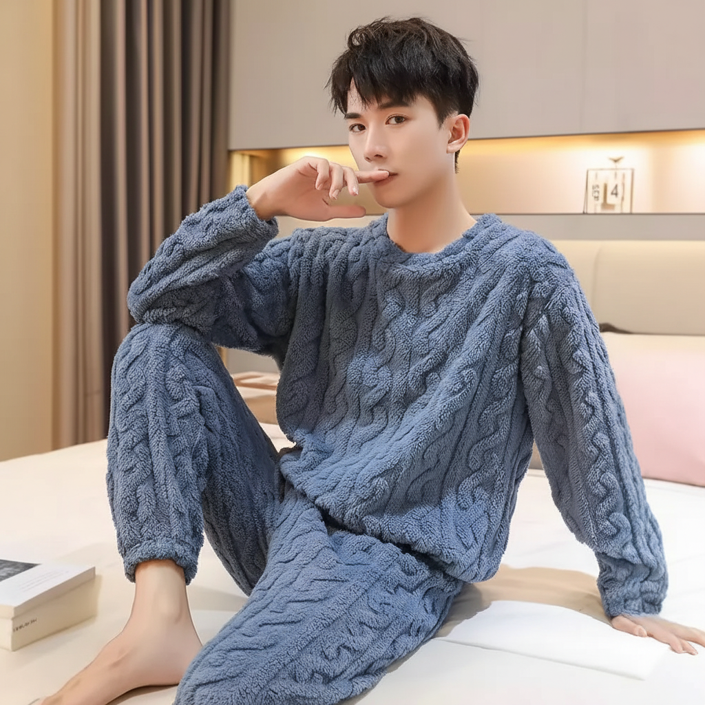 Thick knit pyjama set with warm thermal insulation and relaxed fit