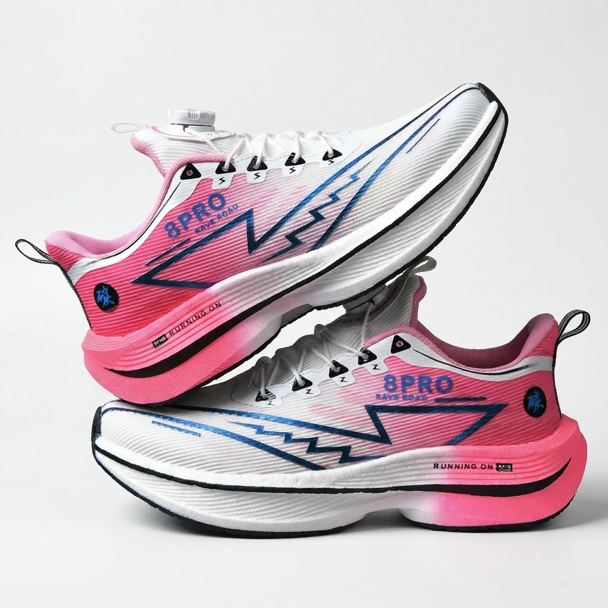 Lightweight road running trainers with carbon board responsive sole