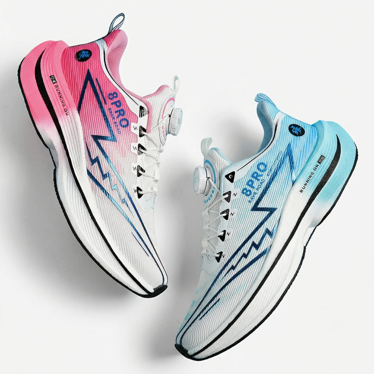 Lightweight road running trainers with carbon board responsive sole