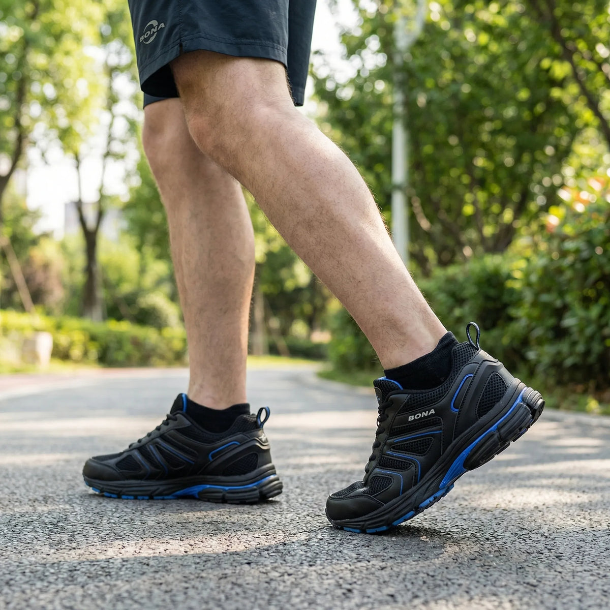 Men's breathable mesh running shoe lightweight construction jogging