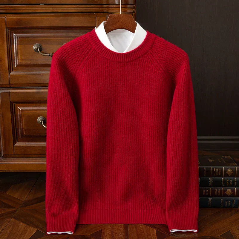 Thick merino wool pullover with raglan sleeves and crew neck