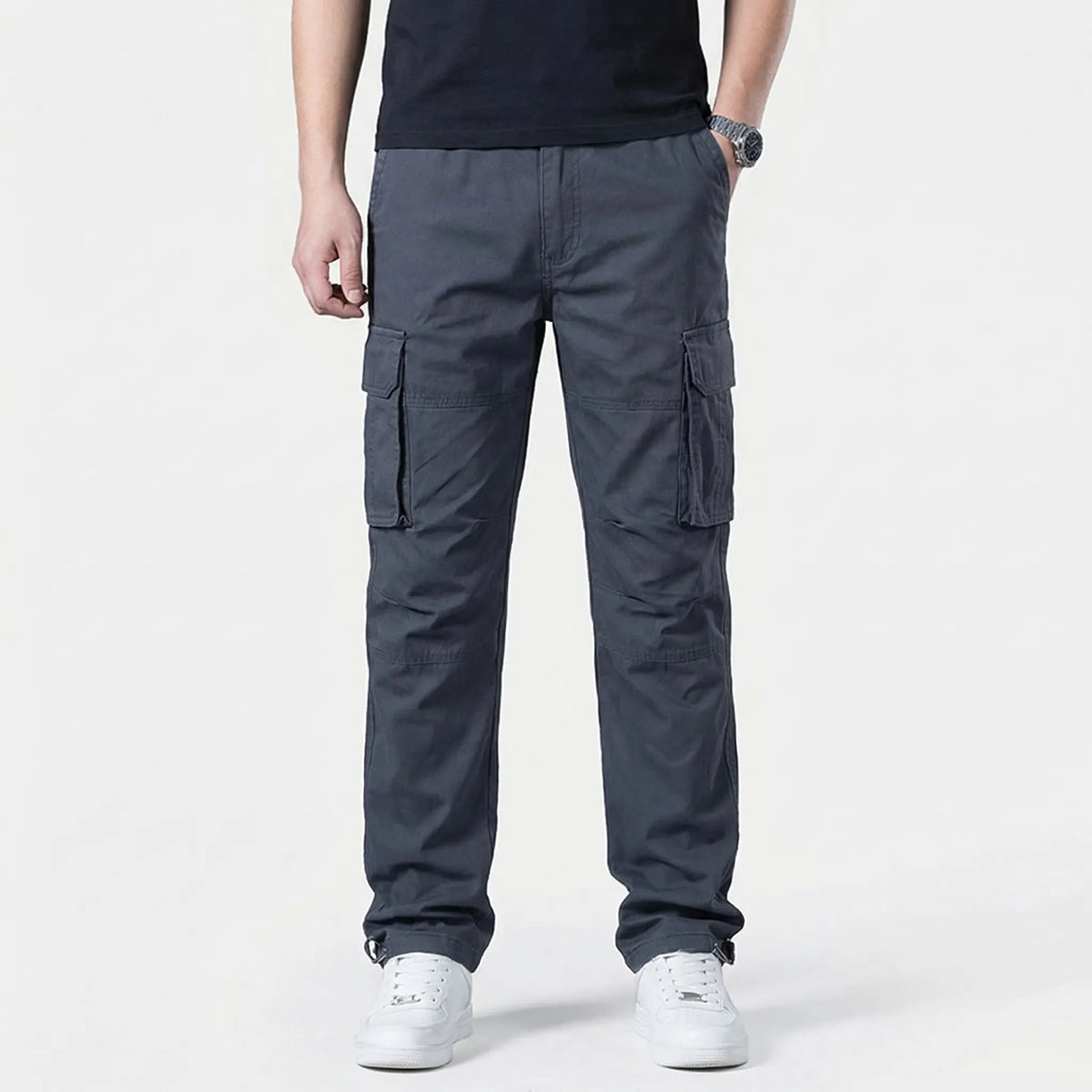 Men's cargo trousers with multiple flap pockets and straight leg cut