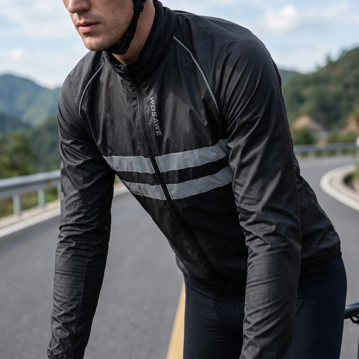 Lightweight cycling windbreaker with reflective stripes and wind-resistant shell