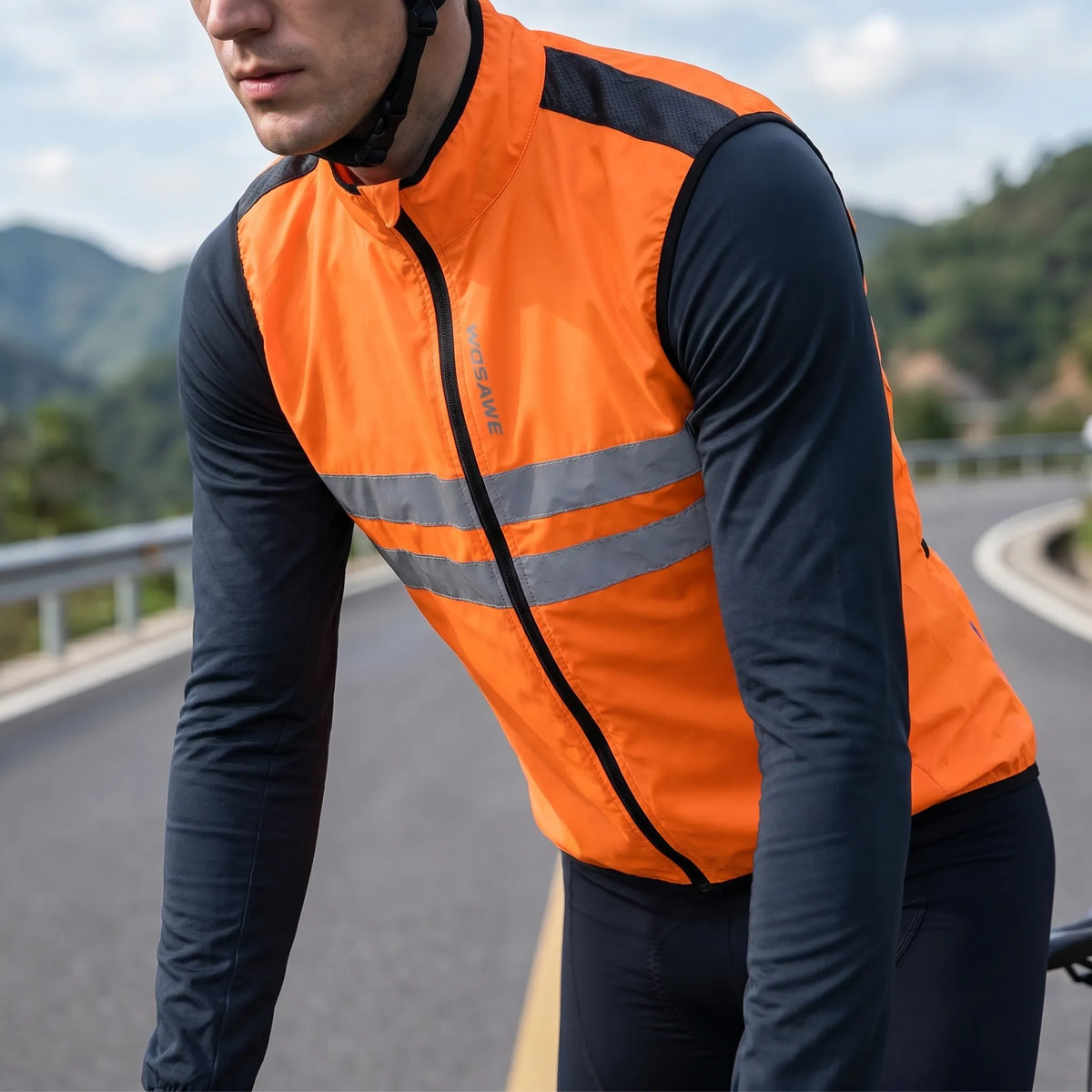 Lightweight cycling windbreaker with reflective stripes and wind-resistant shell