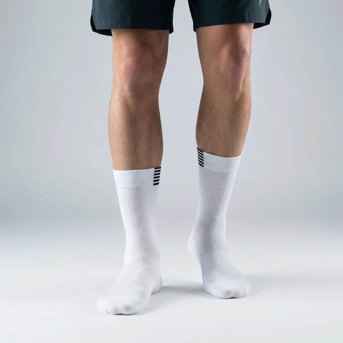 Quick-dry mid-length sports socks unisex moisture-wicking
