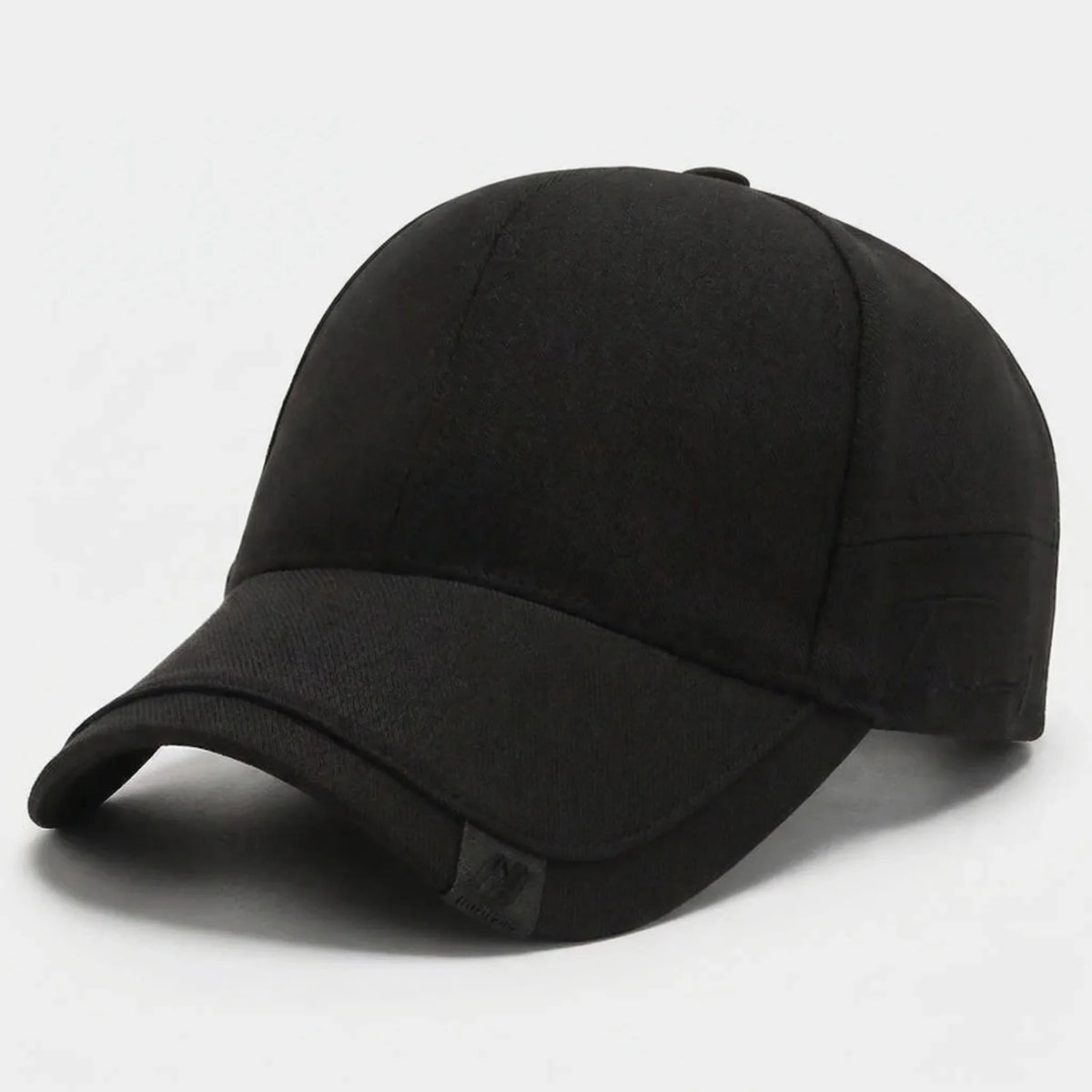 Men's baseball cap with adjustable fit and structured brim