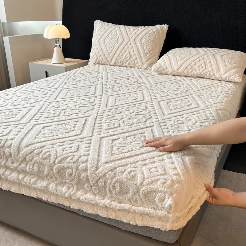 360° All-Around Stretch Plush Knit Fitted Sheet with 2 Pillowcases