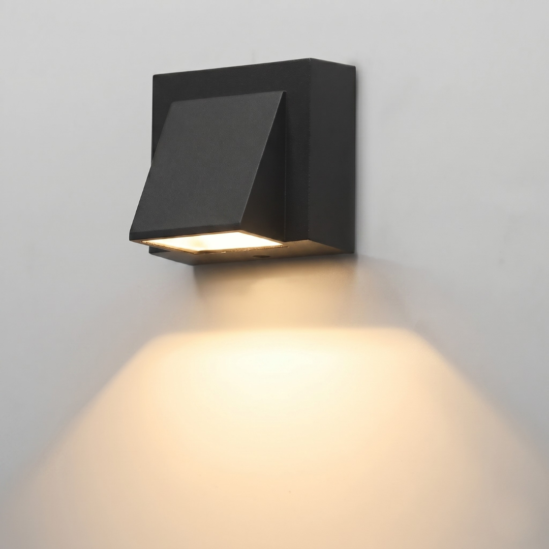Thrives Outdoor | Sconcera IP65-Rated Outdoor Wall Sconce